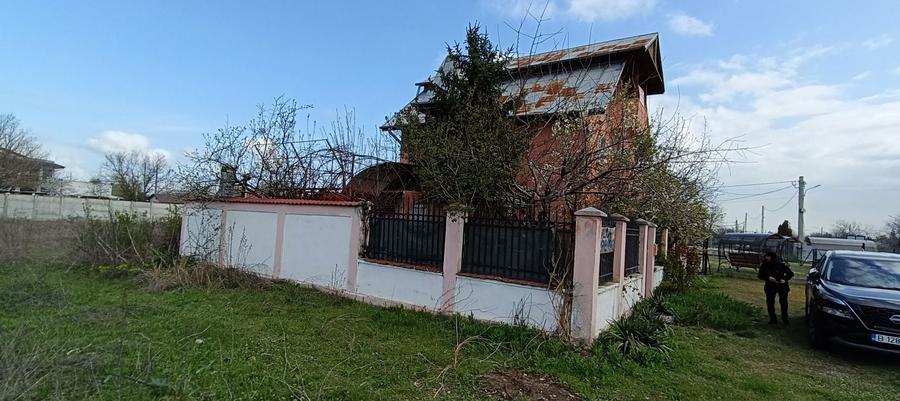Casă cu 4 camere în Lilieci