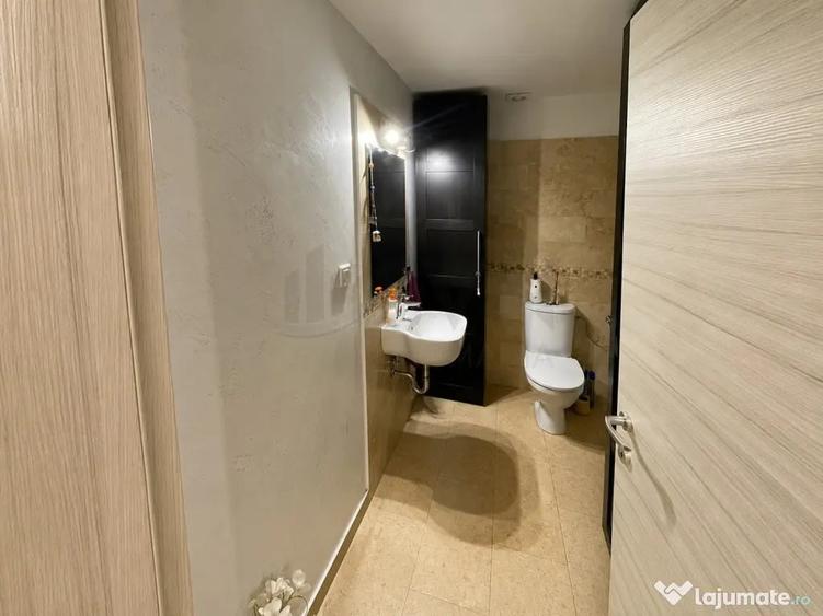 Apartament cu 4 camere decomandat în Băneasa