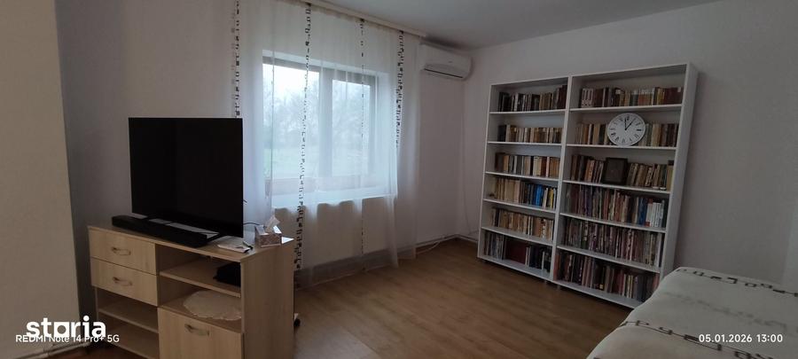 Casă cu 5 camere cu Teren 1958 Mp în Modelu