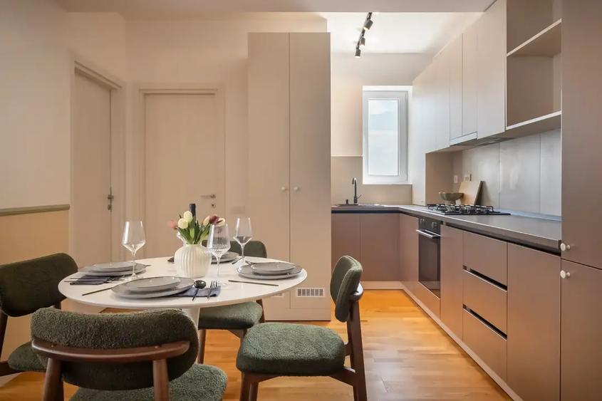 Apartament cu 2 camere semidecomandat, mobilat în Tineretului