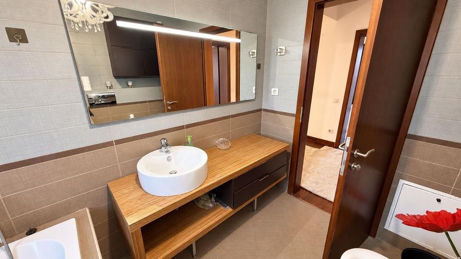 Casă cu 4 camere cu Canalizare în Pipera