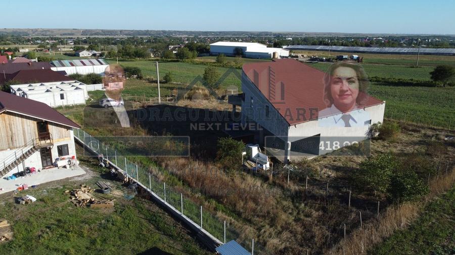 Casă individuală cu 8 camere cu Canalizare în Munteni