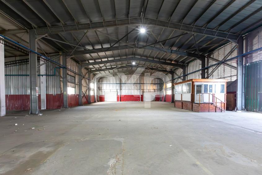 Spațiu industrial, de 3,028.1000976563 mp, în Calea Moinești