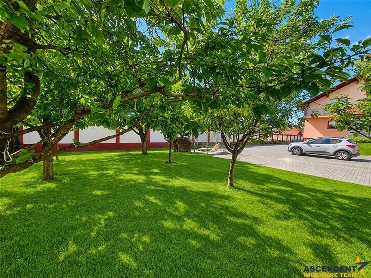 Casă individuală cu 5 camere cu Teren 1547 Mp în Stupini