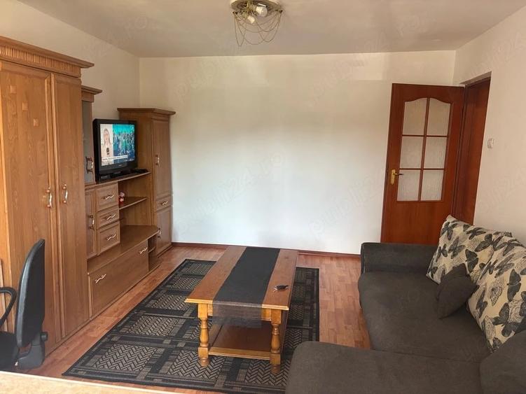 Apartament cu 2 camere decomandat în Cet