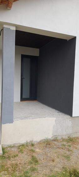 Casă cu 3 camere în Izvor