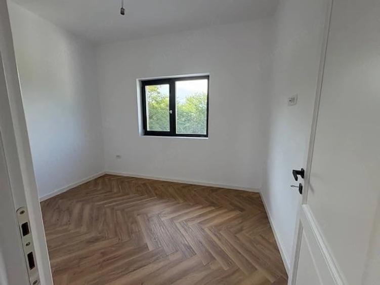 Casă cu 4 camere în Vișan