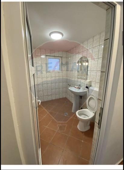 Casă individuală cu 6 camere cu Teren 100 Mp în Banu Manta