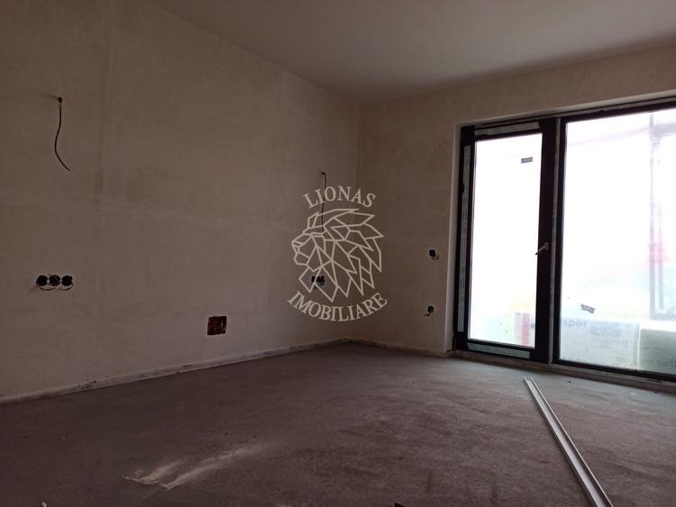 Apartament cu 3 camere decomandat în Vest