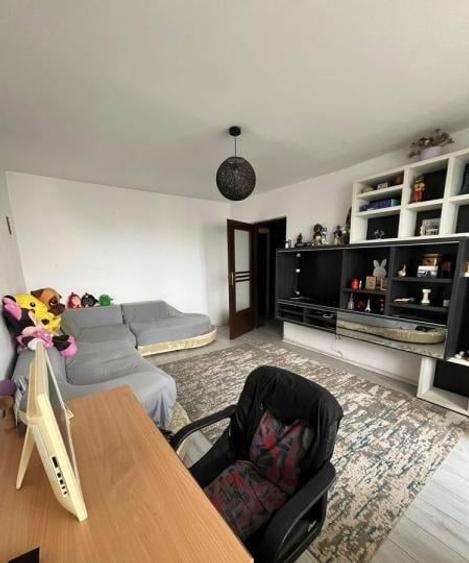 Apartament cu 3 camere decomandat în Tomis III