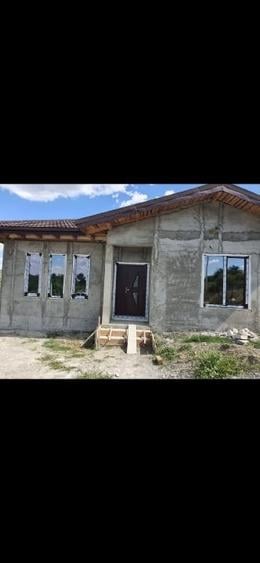 Casă individuală cu 4 camere cu Teren 1200 Mp în Schitu Duca