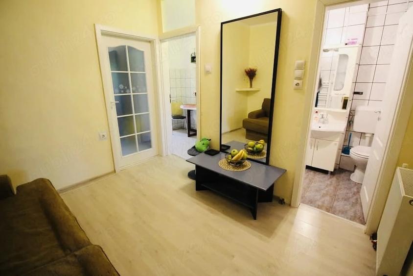 Apartament cu 3 camere semidecomandat în Complex Studențesc
