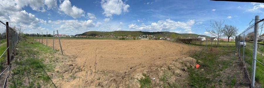 Teren de 9287 mp, în Valea Mare