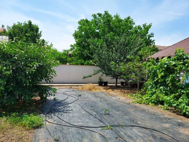 Casă individuală cu 4 camere cu Canalizare în Lazu