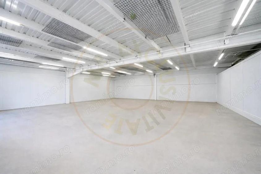 Spațiu comercial, de 598 mp, în Bradu