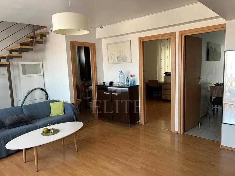 Apartament cu 4 camere semidecomandat, mobilat în Zorilor