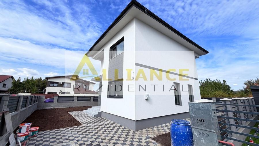 Casă individuală cu 4 camere cu Teren 320 Mp în Berceni