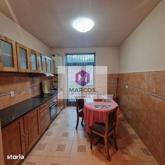 Apartament cu 7 camere în Muncitoresc