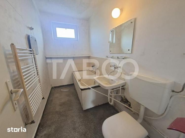 Apartament cu 2 camere semidecomandat în Trei Stejari