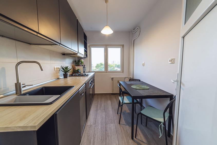 Apartament cu 2 camere semidecomandat, mobilat în Iancului