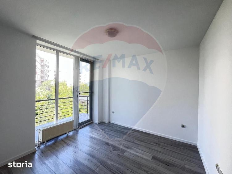 Spa?iu birouri / comercial 56mp de inchiriat in zona Vitan Mall - 3