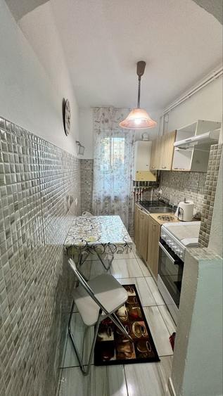 Apartament cu 2 camere decomandat în Exterior Vest