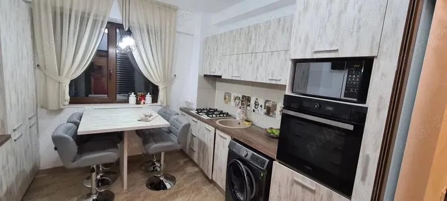 Apartament cu 3 camere, mobilat în Nord