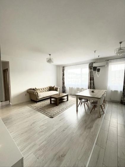 Apartament cu 3 camere decomandat în Florești
