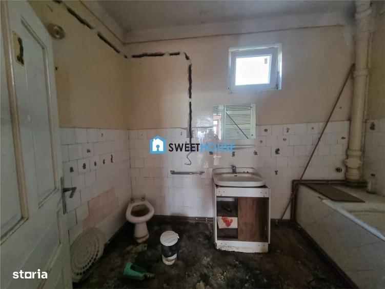 Casă cu 4 camere în Central