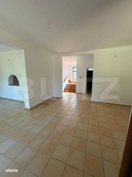 Casă cu 4 camere în Central