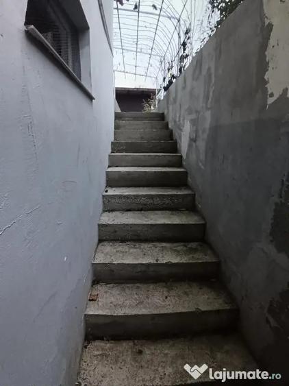 Casă cu 2 camere cu Teren 1290 Mp în Mitocu Dragomirnei