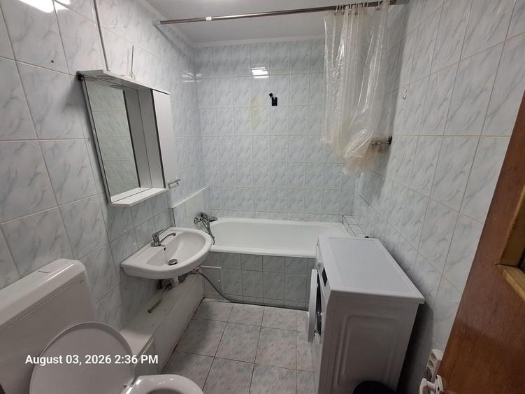 Apartament cu 3 camere decomandat în Rahova