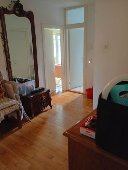 Apartament cu 4 camere decomandat, mobilat în Beller