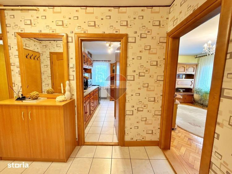 Apartament cu 3 camere decomandat în Banu Mărăcine