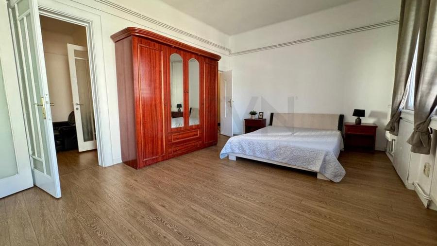 Apartament cu 5 camere decomandat în Ultracentral
