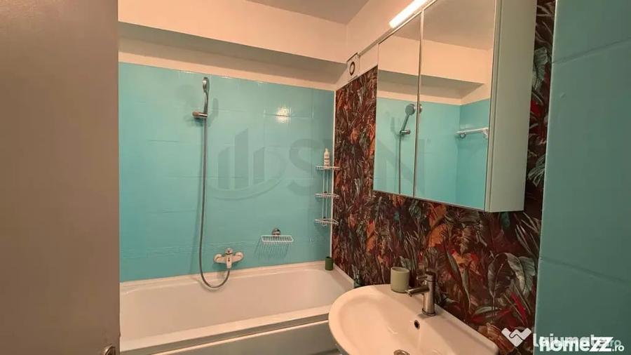 Apartament cu 3 camere decomandat în Polonă