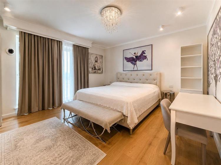 Apartament cu 4 camere decomandat în Herăstrău