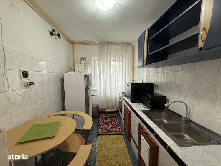 Apartament cu 2 camere decomandat în Girocului