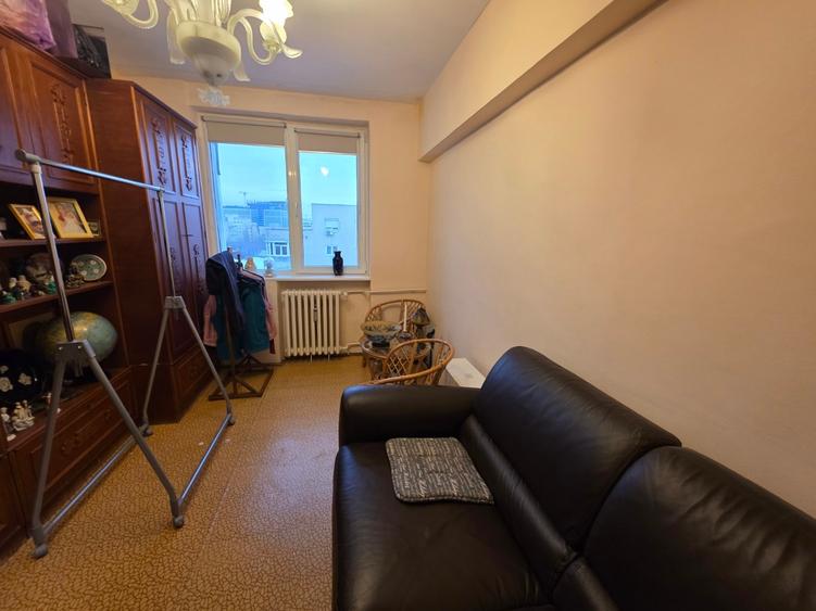 Apartament cu 3 camere decomandat în Tineretului