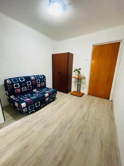 Apartament cu 3 camere decomandat în Lacul Tei
