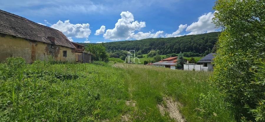 Teren Construcții extravilan de 3400 mp, în Est