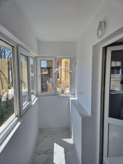 Apartament cu 3 camere semidecomandat în Obor