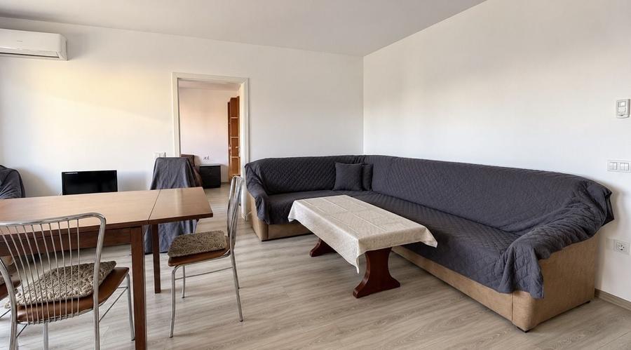 Apartament cu 3 camere decomandat în Aradului