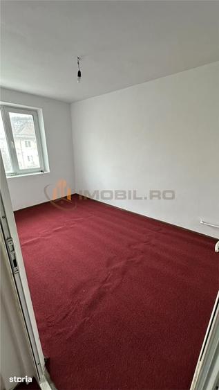 Apartament cu 3 camere decomandat în Păcurari