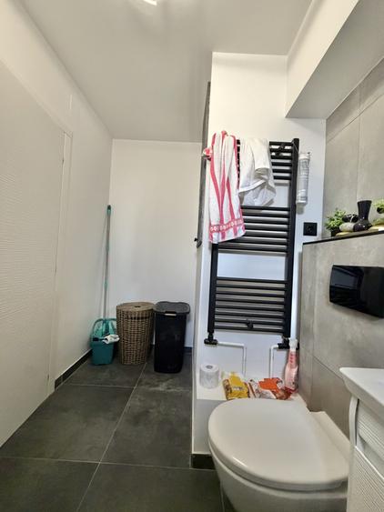 Apartament cu 3 camere decomandat, mobilat în Tipografilor