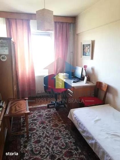 Apartament cu 3 camere decomandat în Radu Negru