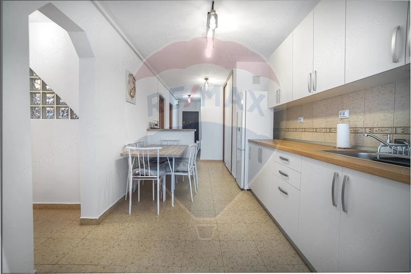 Apartament cu 3 camere decomandat în Vlahuță