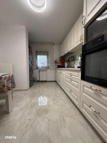 Apartament cu 4 camere decomandat, mobilat în Fabric