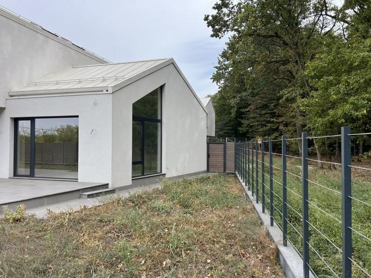 Casă individuală cu 6 camere cu Canalizare în Corbeanca