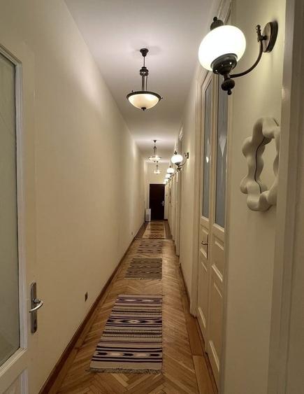 Apartament cu 3 camere semidecomandat în Cișmigiu
